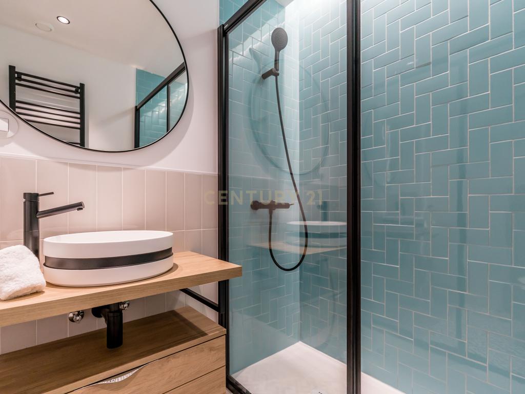 Apartamento T1 Renovado no Centro Histórico de Albufeira, a 100 metros da Praia - Image 9