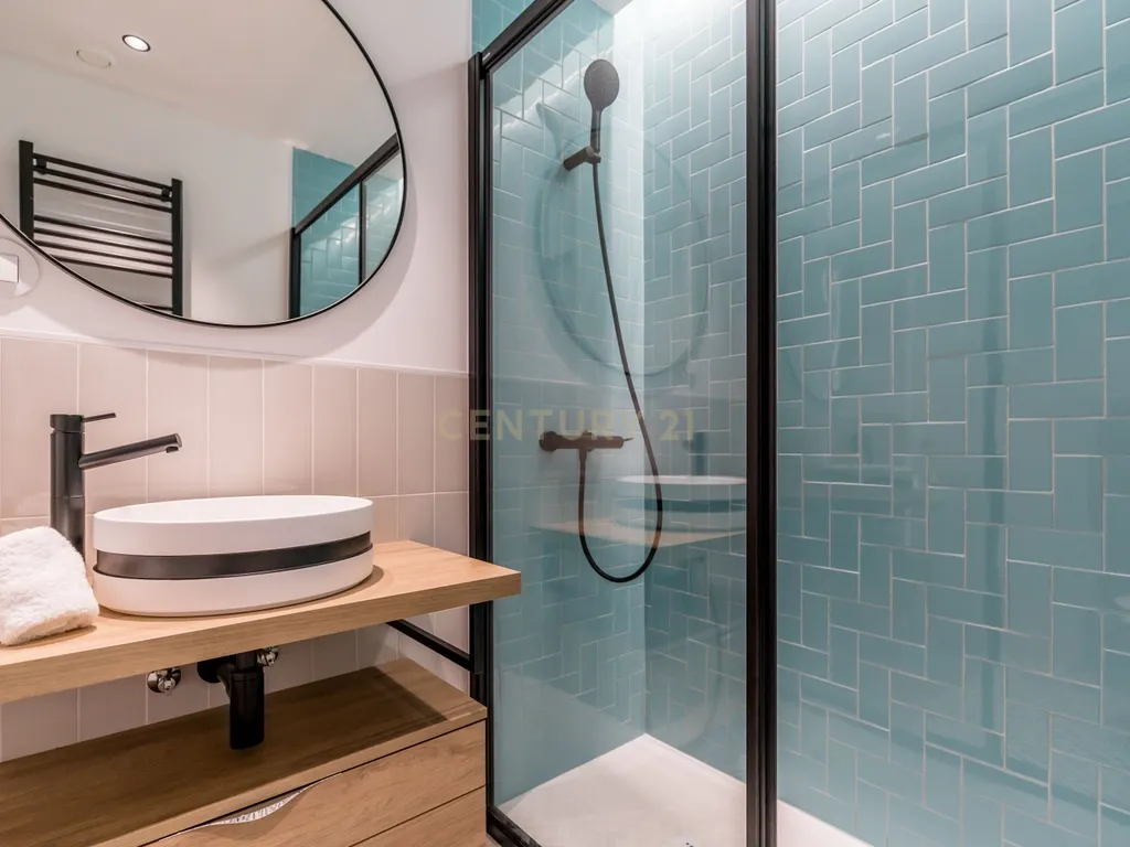 Apartamento T1 Renovado no Centro Histórico de Albufeira, a 100 metros da Praia - Image 9