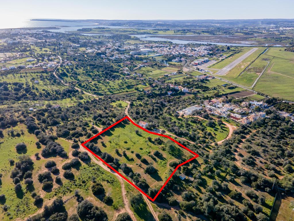 TERRENO COM RUÍNA COM VISTAS ESPETACULARES NOS MONTES DE ALVOR! - Image 1