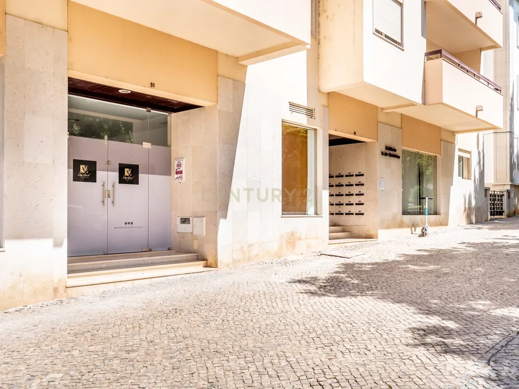 Apartamento T4 na Avenida 5 de Outubro - Faro - Image 45