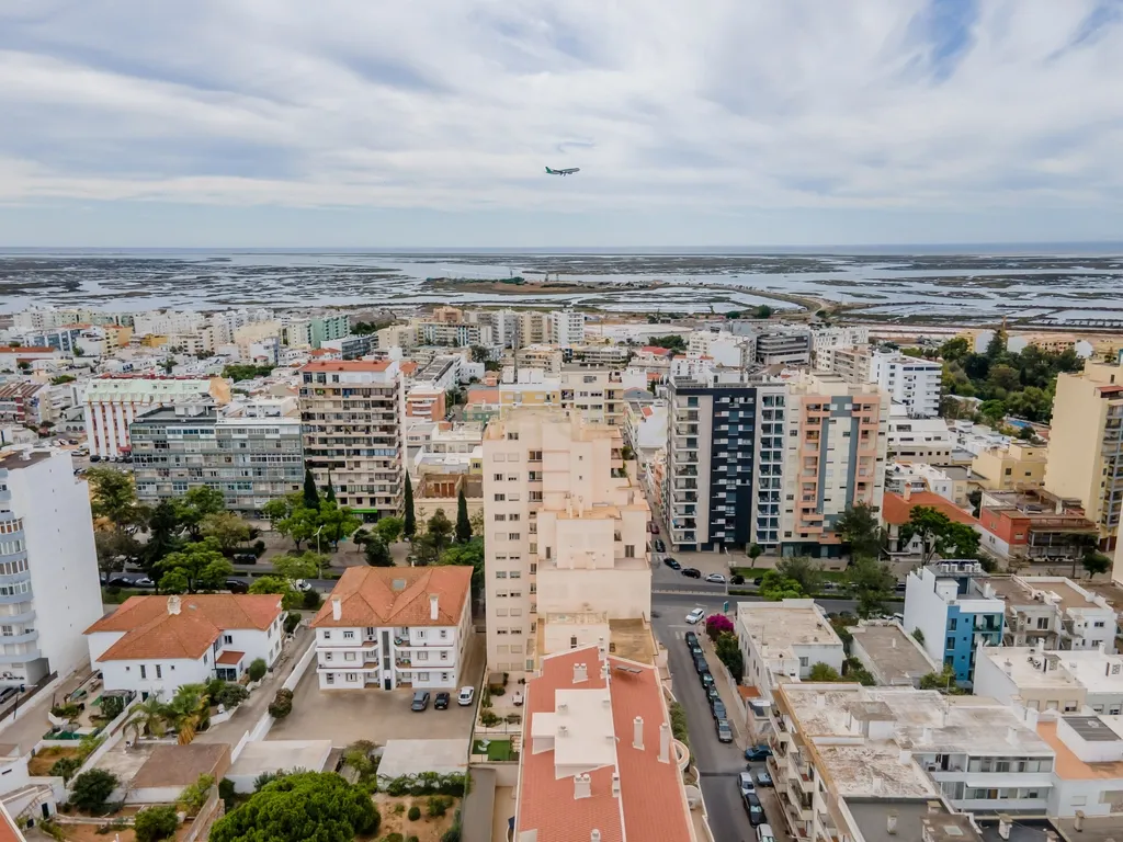 Apartamento T4 na Avenida 5 de Outubro - Faro - Image 52