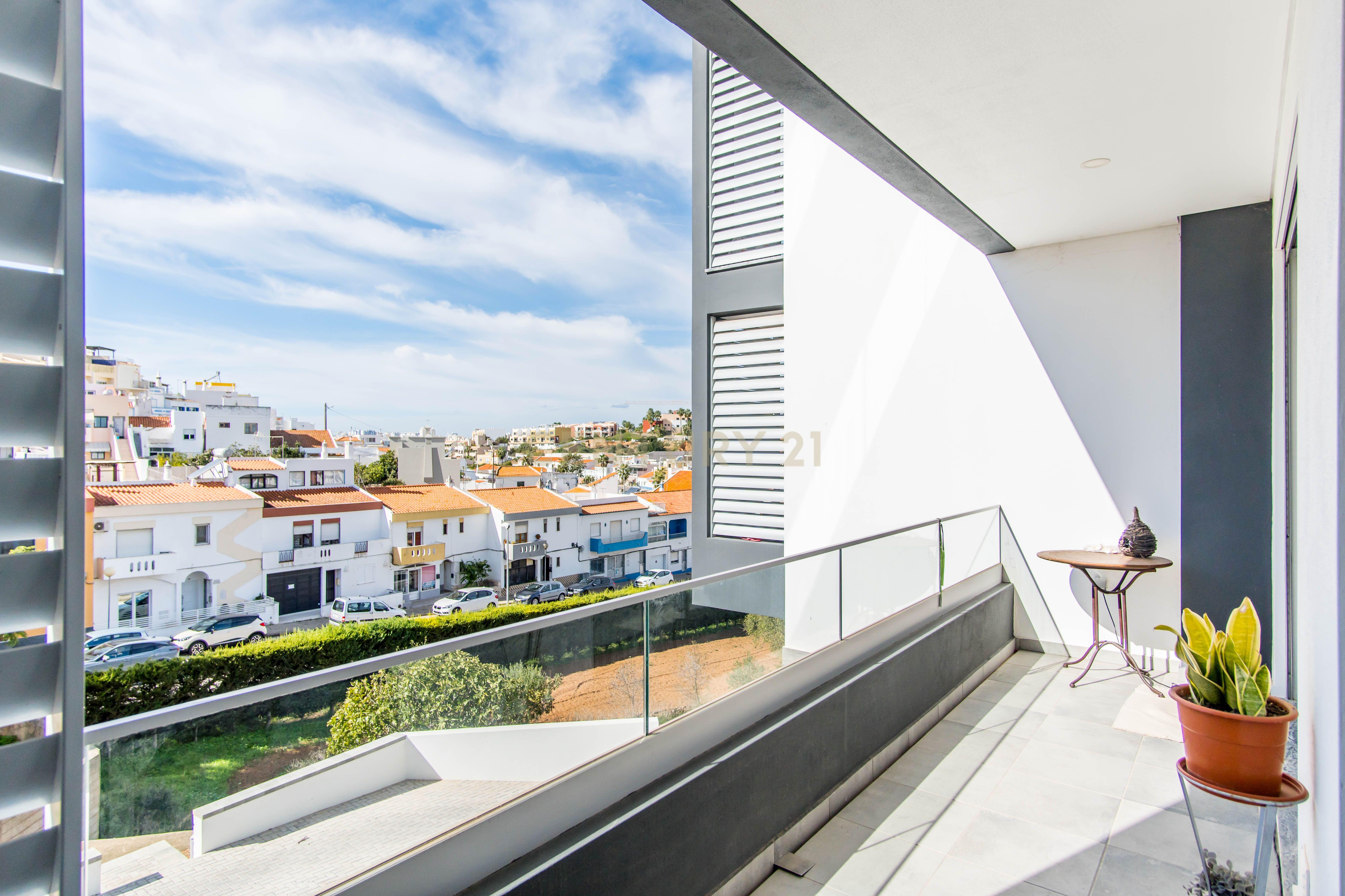 Viva o Melhor de Ferragudo num T3 de Luxo com Localização Privilegiada - Image 18