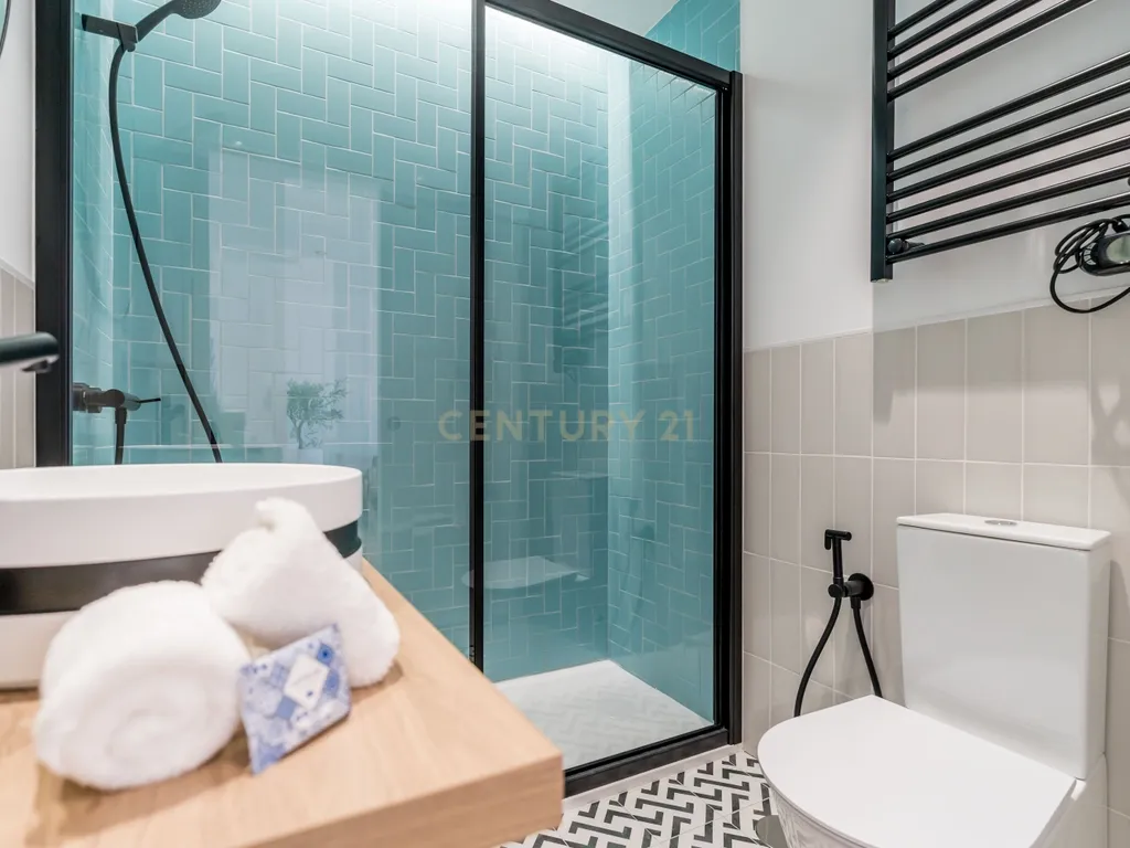 Apartamento T1 Renovado no Centro Histórico de Albufeira, a 100 metros da Praia - Image 10