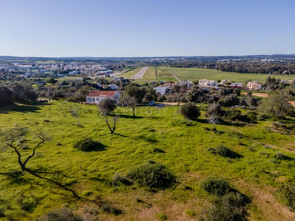 TERRENO COM RUÍNA COM VISTAS ESPETACULARES NOS MONTES DE ALVOR! - Image 5