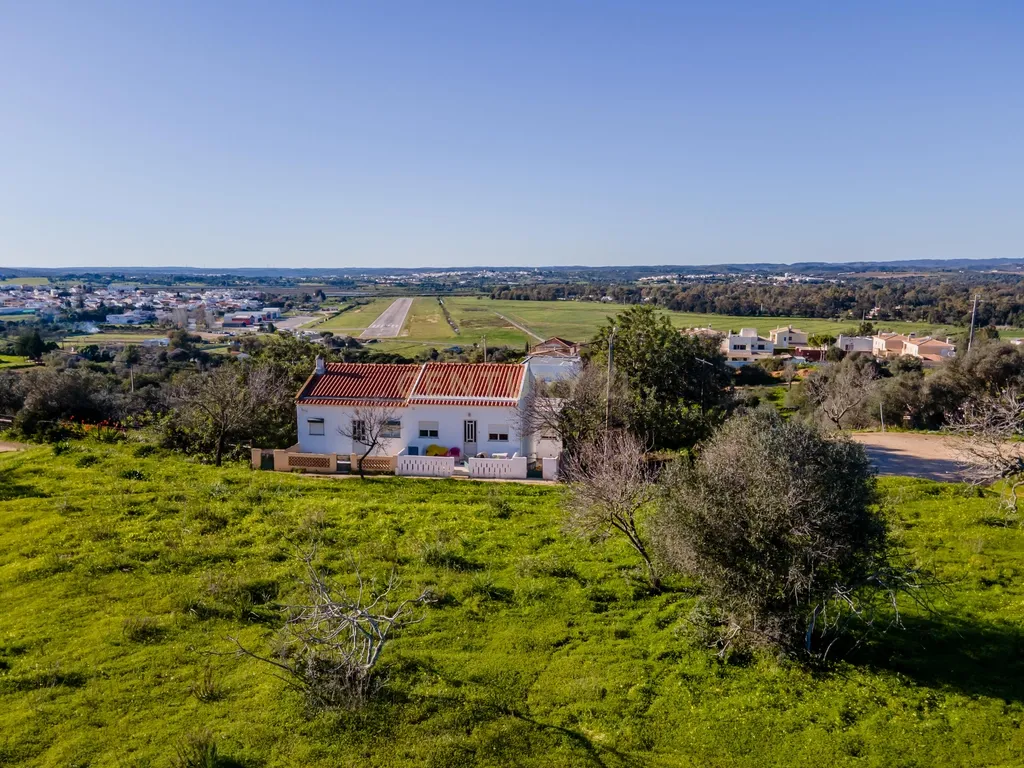 TERRENO COM RUÍNA COM VISTAS ESPETACULARES NOS MONTES DE ALVOR! - Image 6
