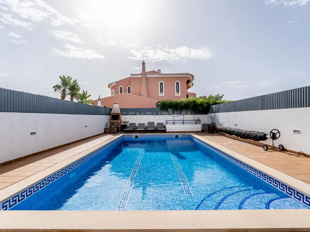 Moradia T3 com possibilidade de AL em São Rafael, Albufeira - Image 17