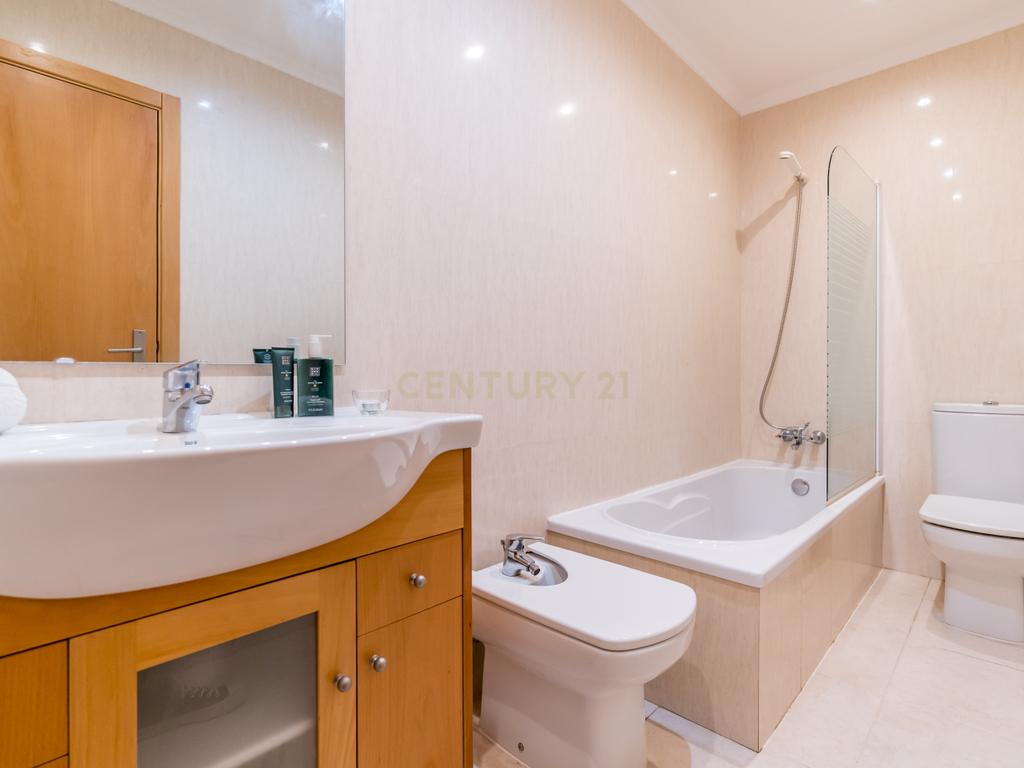Encantadora moradia T2 em Vila Branca, Albufeira - Image 18