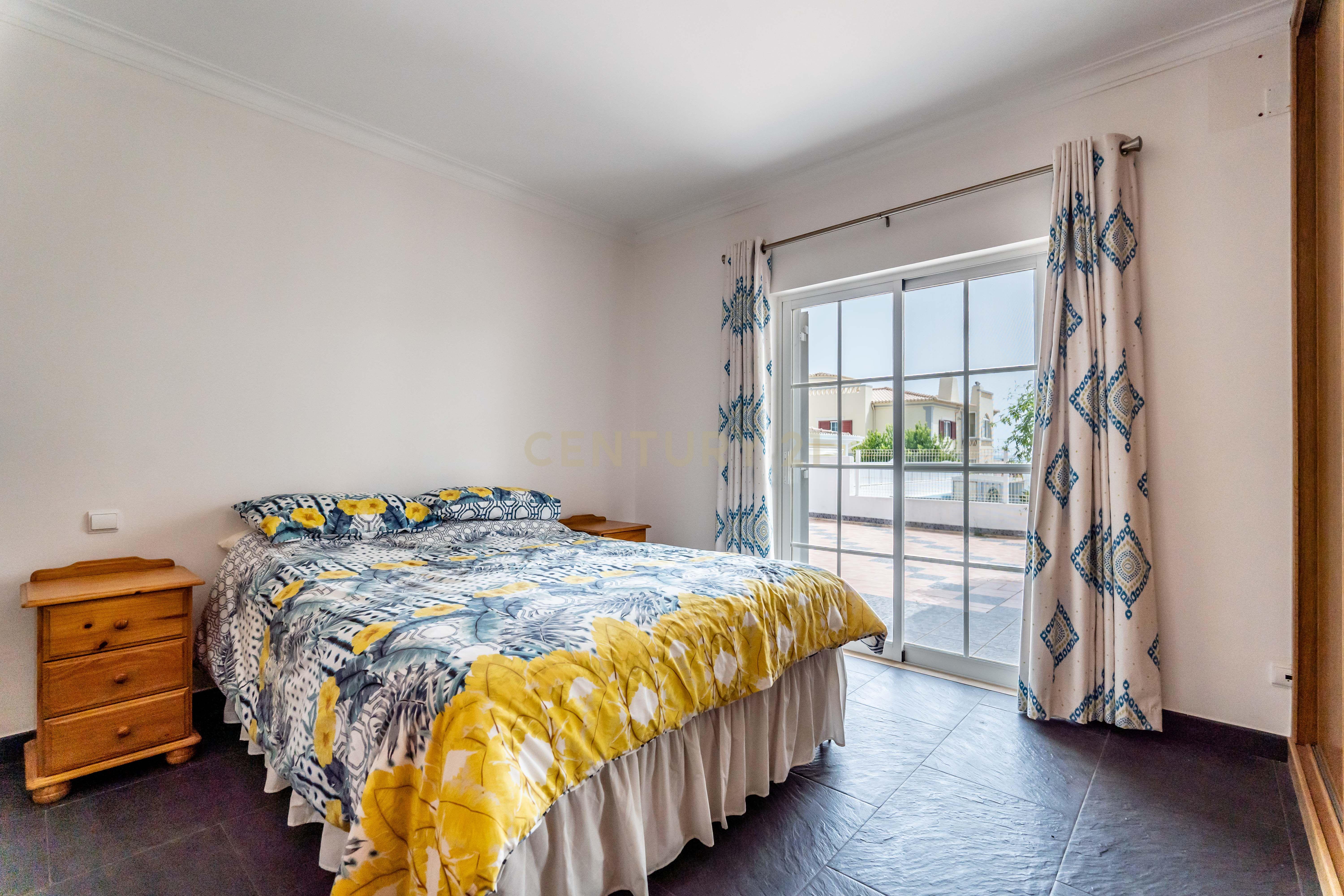Moradia T4 em Alvor - Image 16
