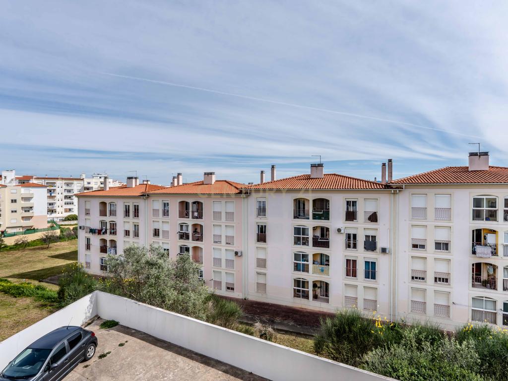 Apartamento T3 com áreas generosas, Garagem em Box, em Portimão - Image 12