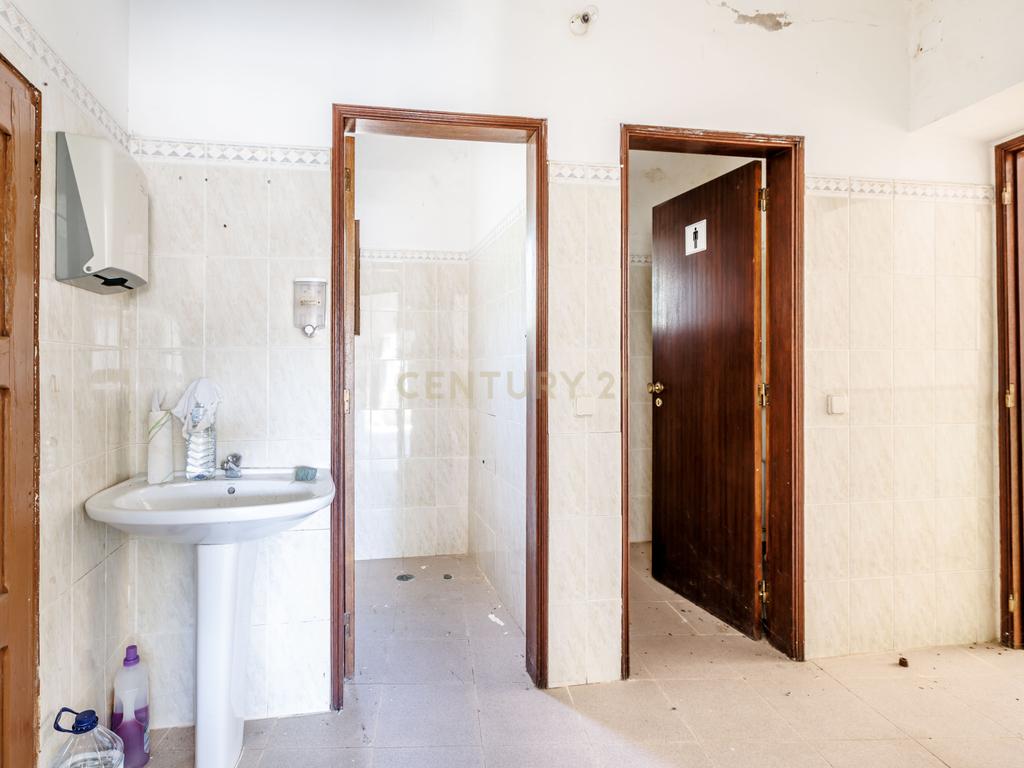 Moradia T4 para Venda em Monte Clérigo, São Marcos da Serra - Image 16