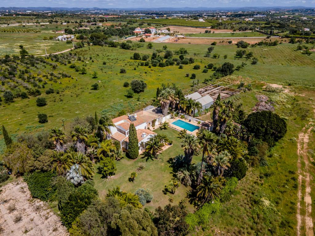 Oásis Privado com Grande Potencial Comercial em Lagoa (Algarve)   - Image 19