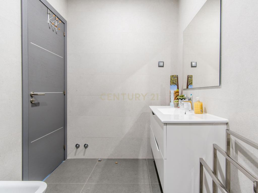 Viva o Melhor de Ferragudo num T3 de Luxo com Localização Privilegiada - Image 19