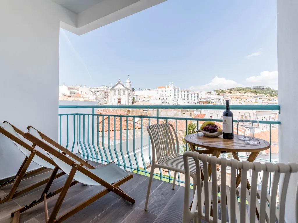 Apartamento T1 Renovado no Centro Histórico de Albufeira, a 100 metros da Praia - Image 1