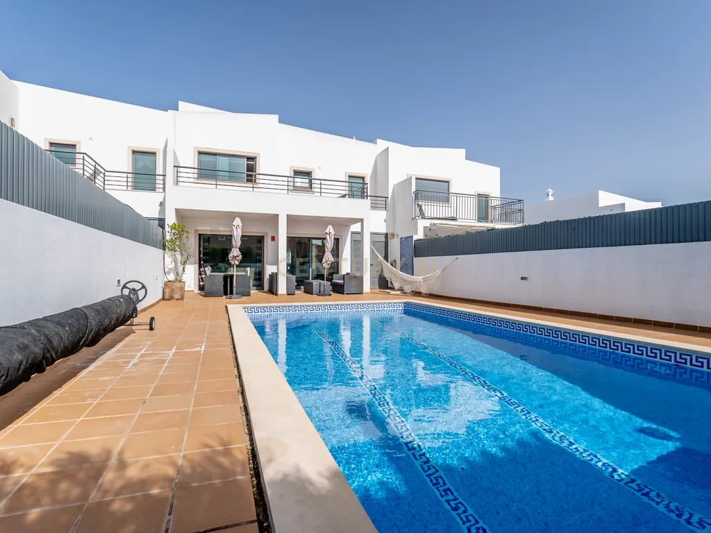 Moradia T3 com possibilidade de AL em São Rafael, Albufeira - Image 18