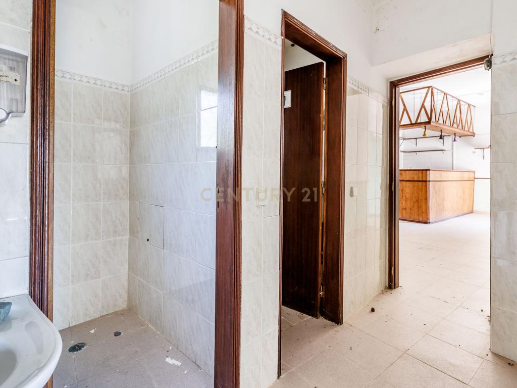 Moradia T4 para Venda em Monte Clérigo, São Marcos da Serra - Image 6