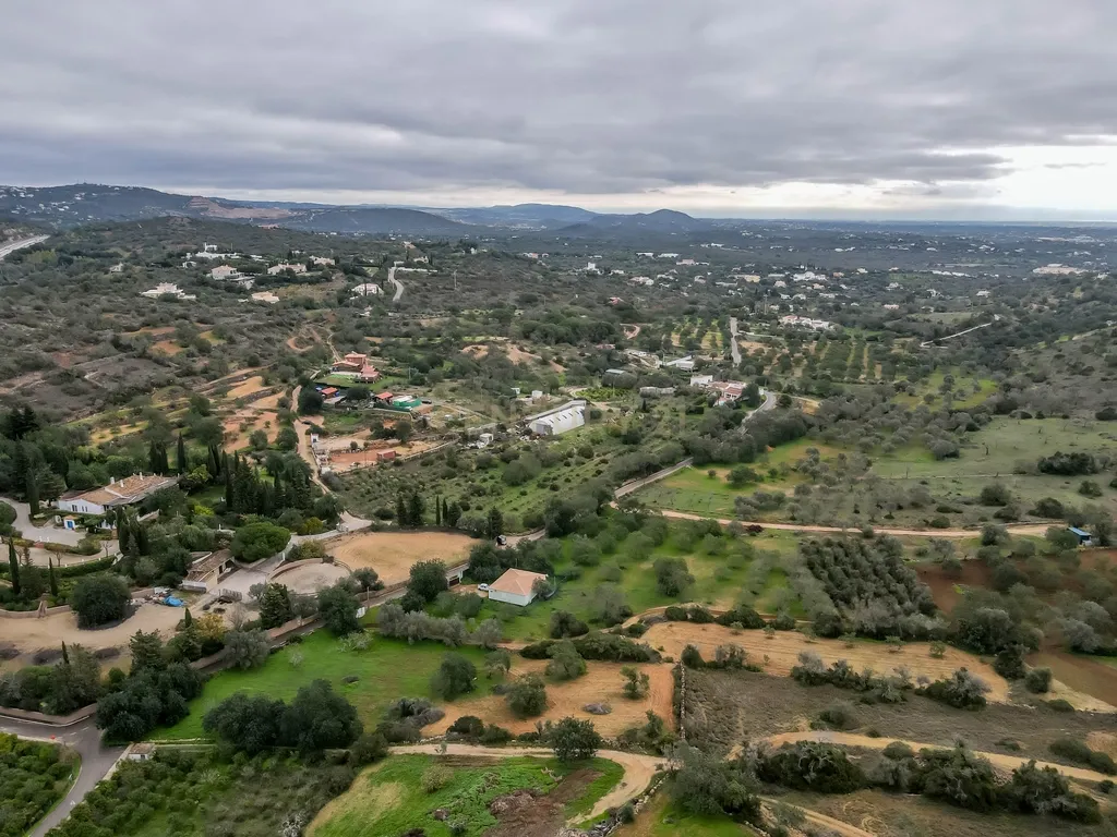 Terreno Rustico com 6400m2 em Boliqueime - Image 10