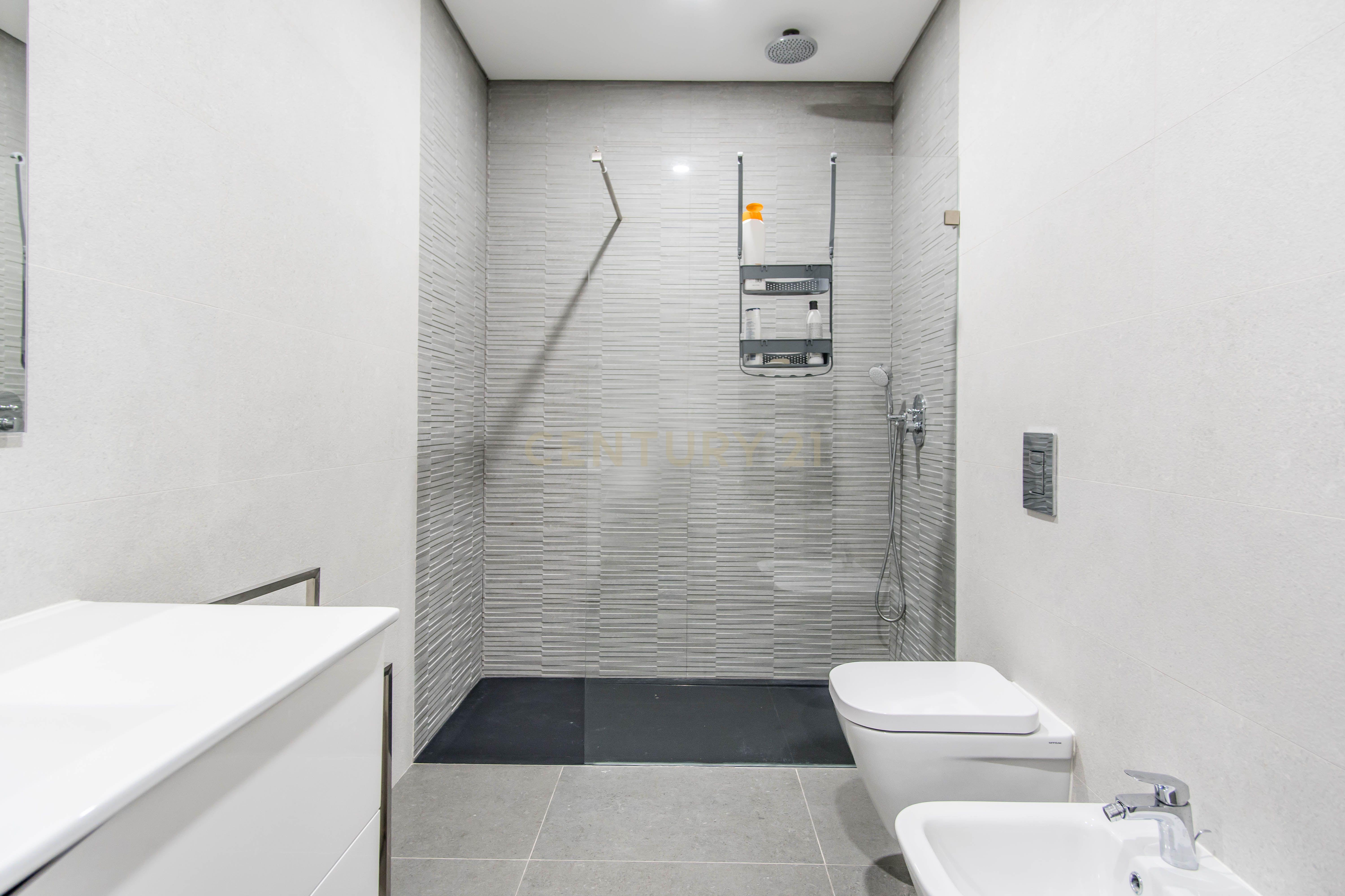 Viva o Melhor de Ferragudo num T3 de Luxo com Localização Privilegiada - Image 17