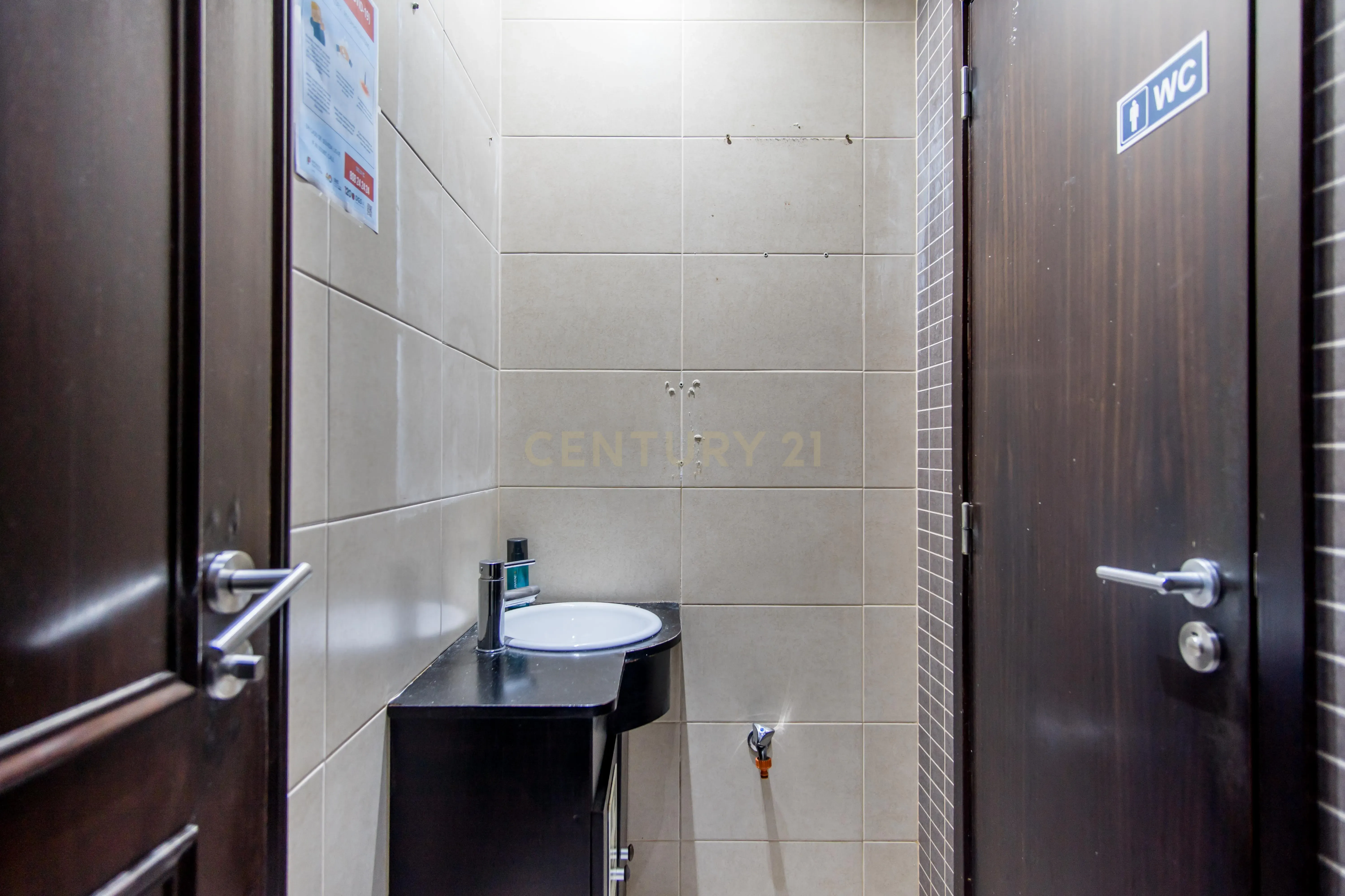 ESPAÇO COMERCIAL COM 280M2 NO CENTRO DE ALMANCIL - Image 16