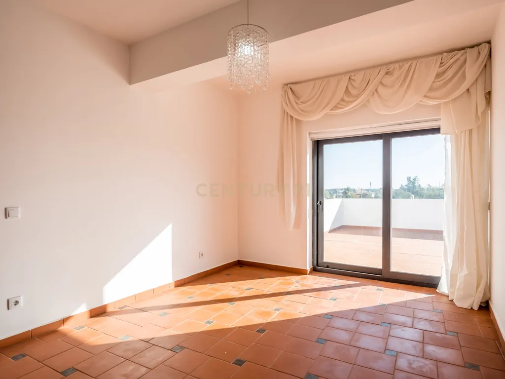 Moradia T4 com Piscina no Monte Canelas, Portimão - Image 32
