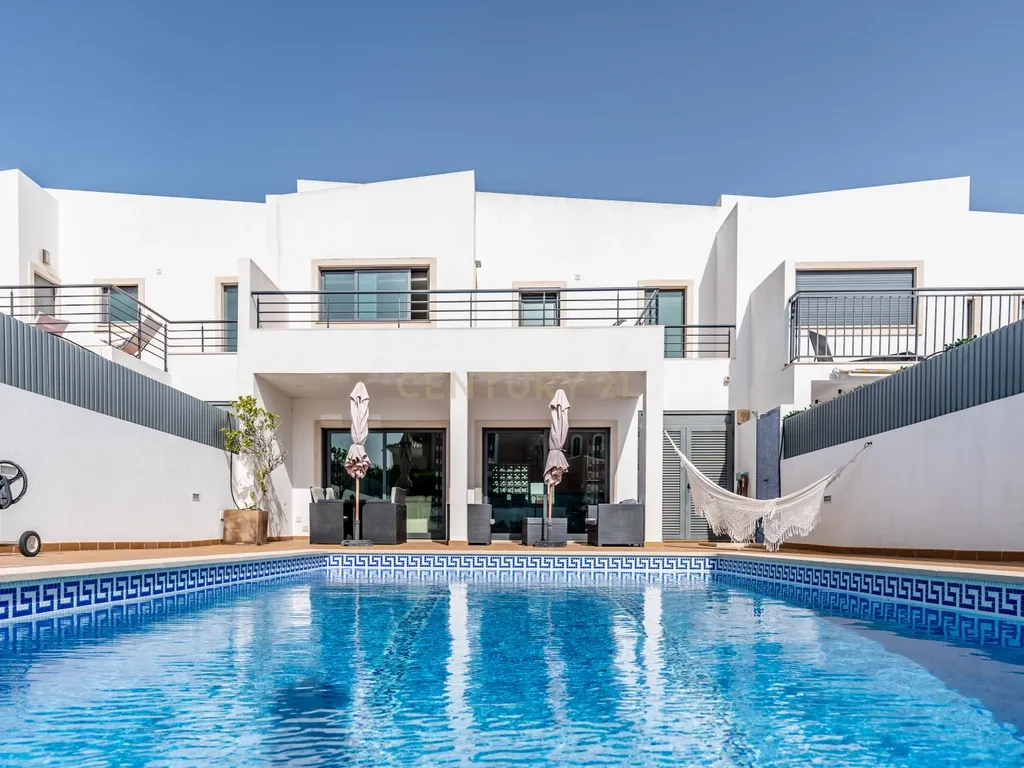 Moradia T3 com possibilidade de AL em São Rafael, Albufeira - Image 19