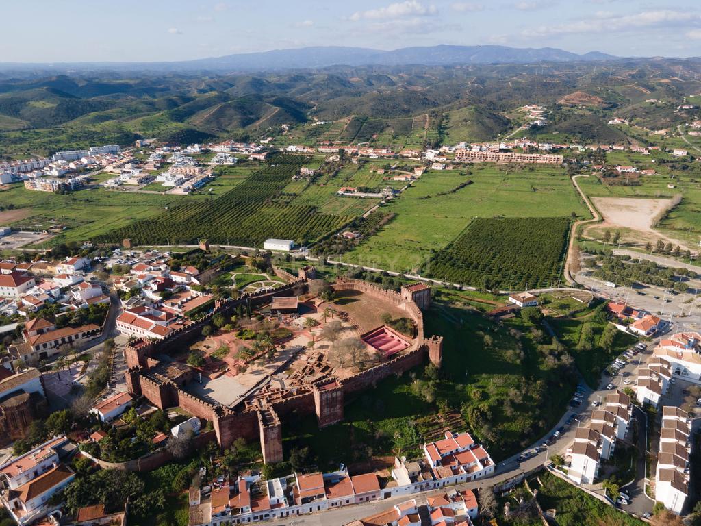 Moradia térrea para renovar com vista para o Castelo de Silves - Image 17