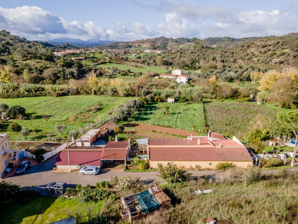 MORADIA TERREA T3 COM 3880M2 SITUADA NO BOIÃO - S.MARCOS DA SERRA - Image 3