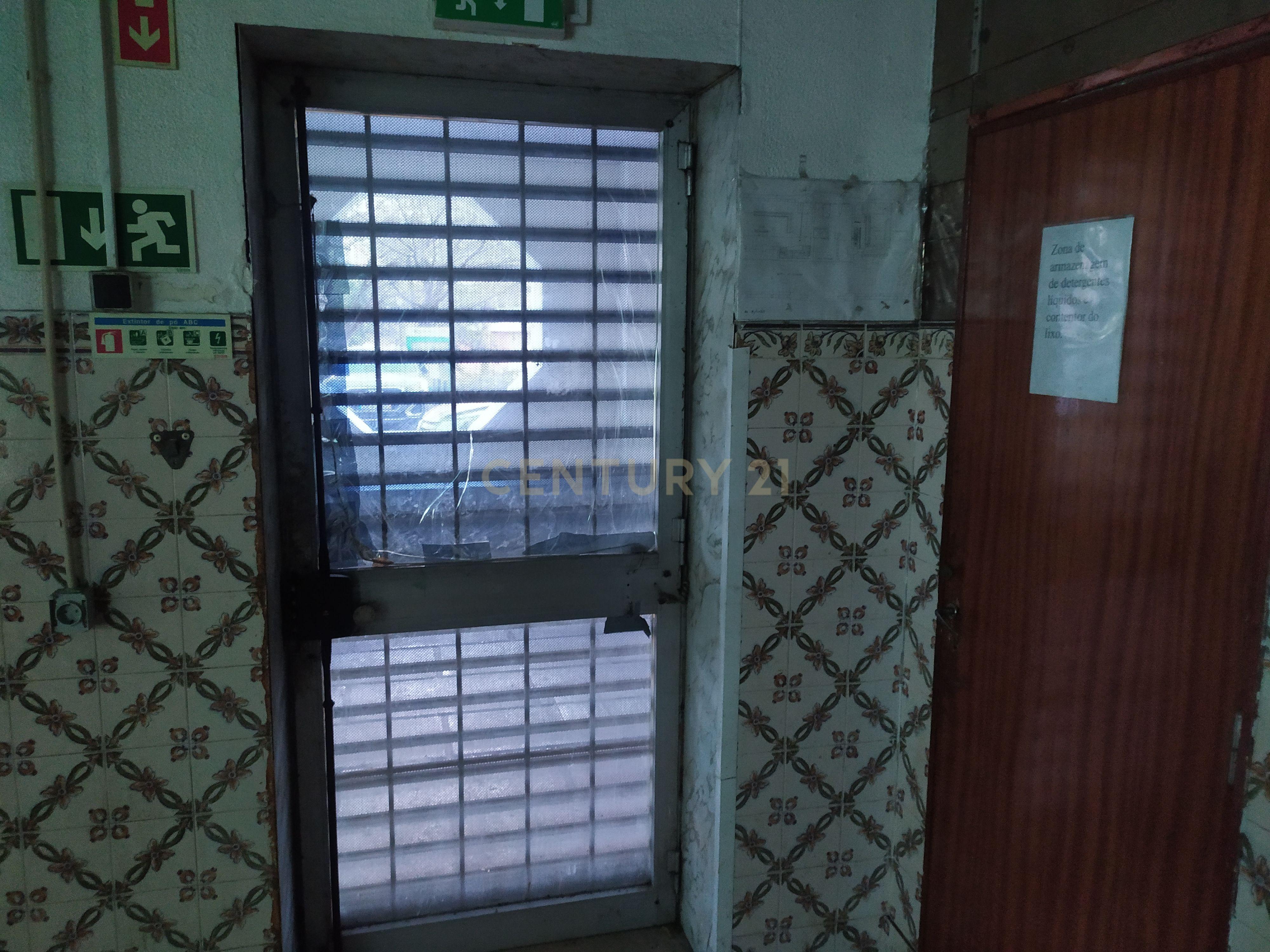 Espaço comercial numa zona privilegiada em Alvalade ( Lisboa) - Image 29