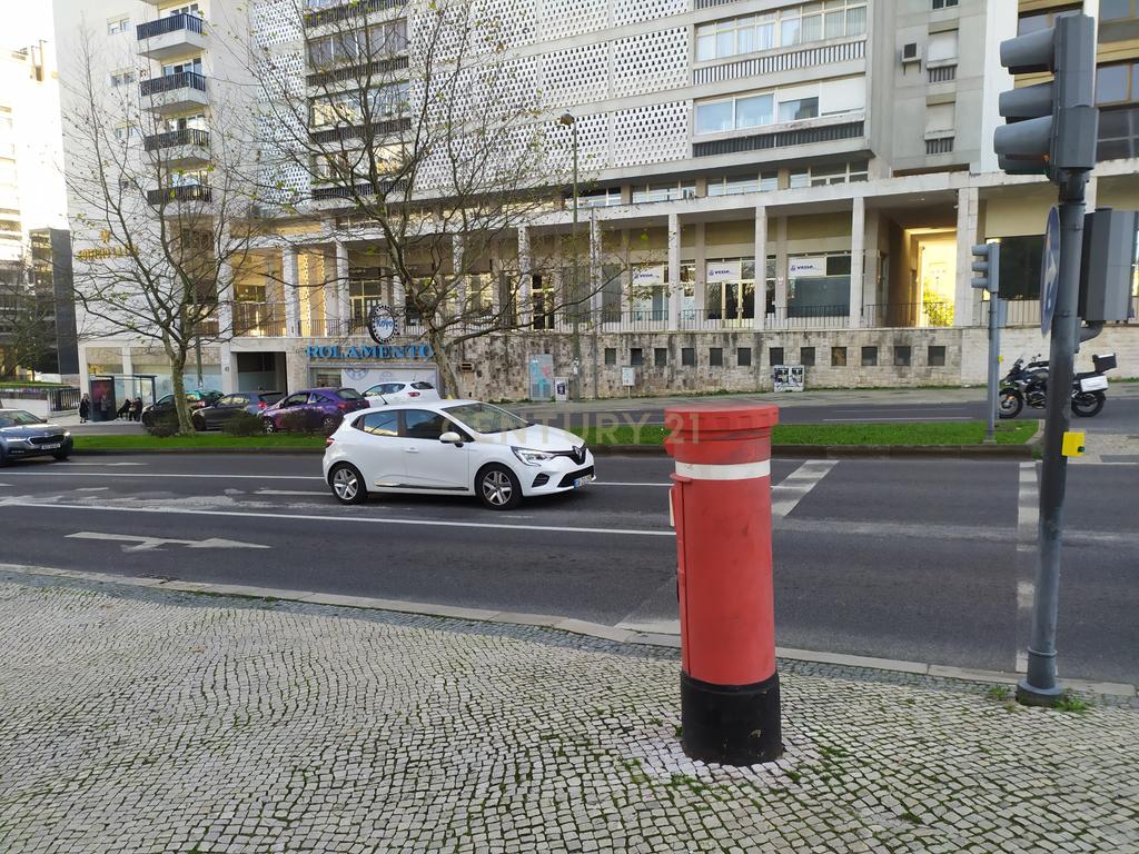 Espaço comercial numa zona privilegiada em  Alvalade ( Lisboa) - Image 3