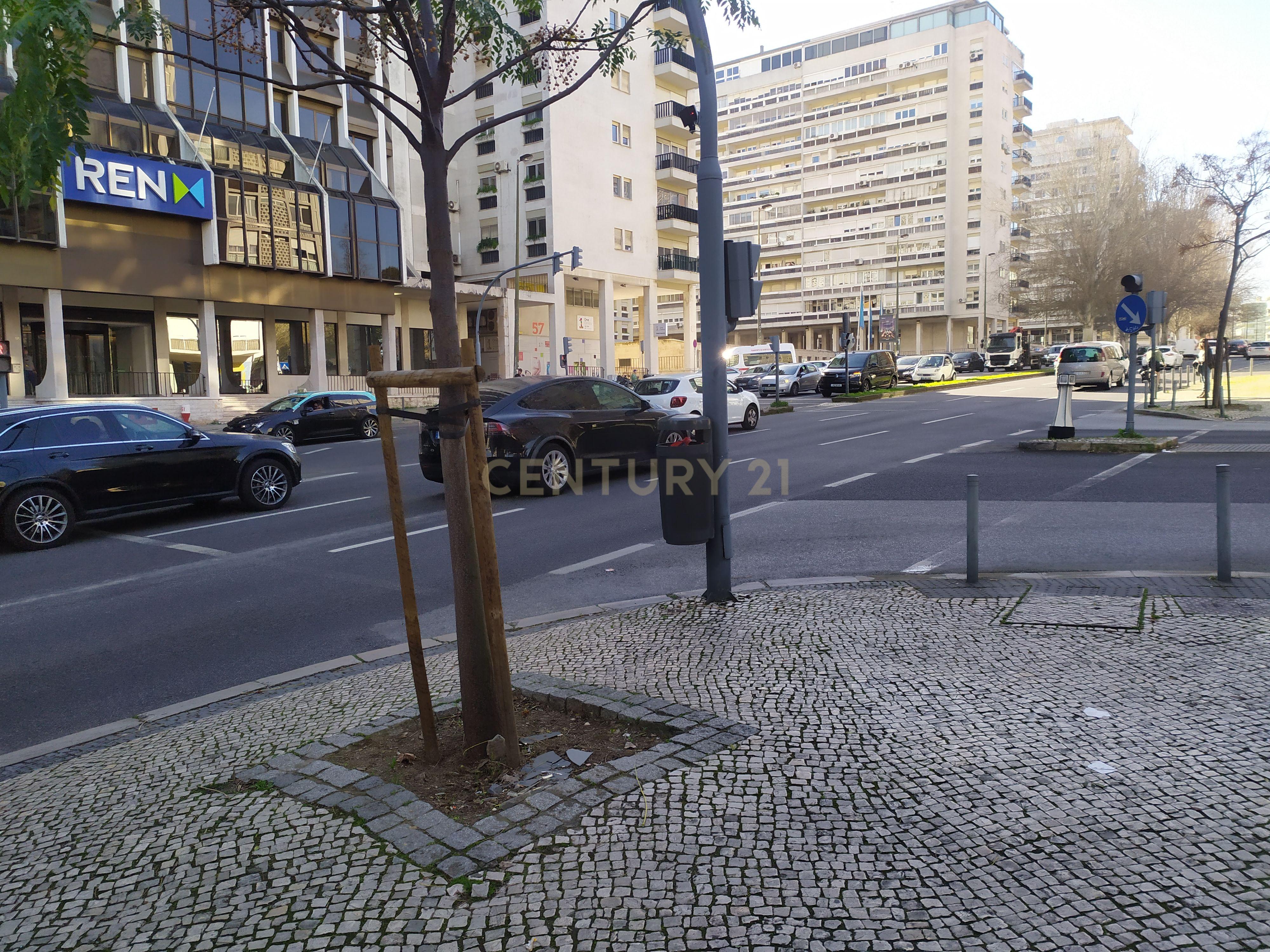 Espaço comercial numa zona privilegiada em Alvalade ( Lisboa) - Image 34