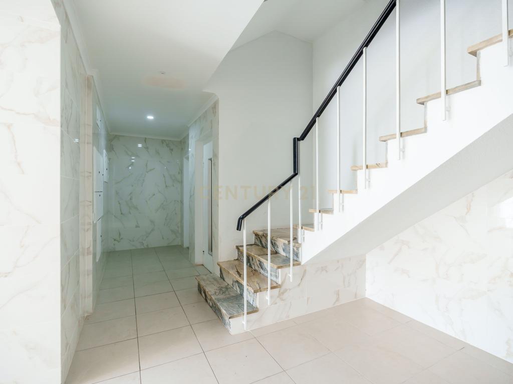 Apartamento T3 com 164 m² de área - Image 25