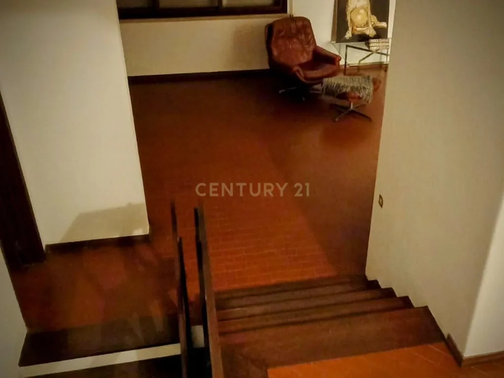 Moradia Contemporânea dos Anos 70 em Brancanes, Setúbal - Image 12