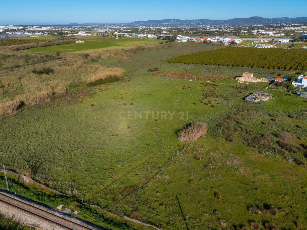 Moradia para reabilitar | Terreno 27757m2 | Faro | Algarve - Image 6