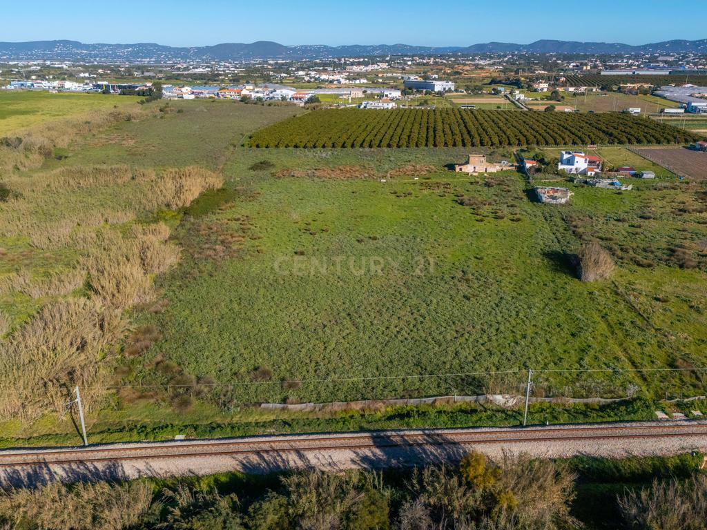 Moradia para reabilitar | Terreno 27757m2 | Faro | Algarve - Image 4