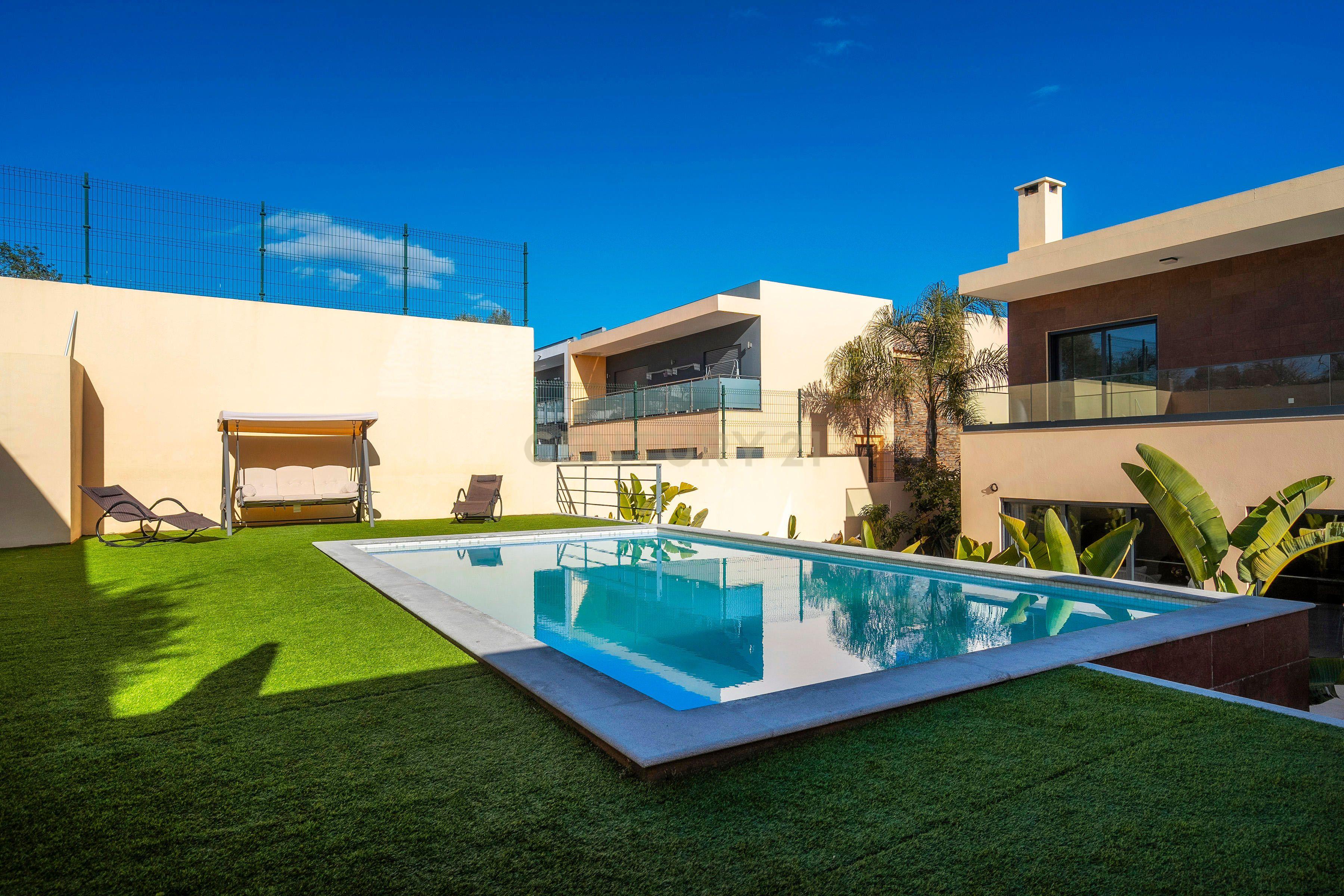 Moradia T4+1 | Piscina | Garagem | Estoi | Faro - Image 60