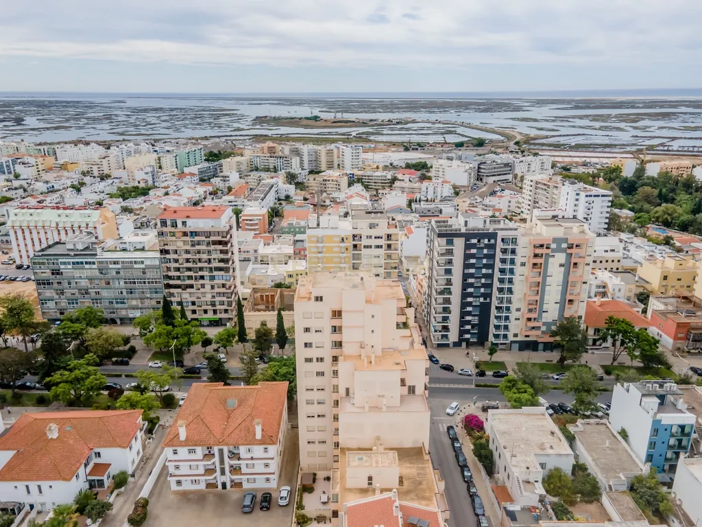 Apartamento T4 na Avenida 5 de Outubro - Faro - Image 51