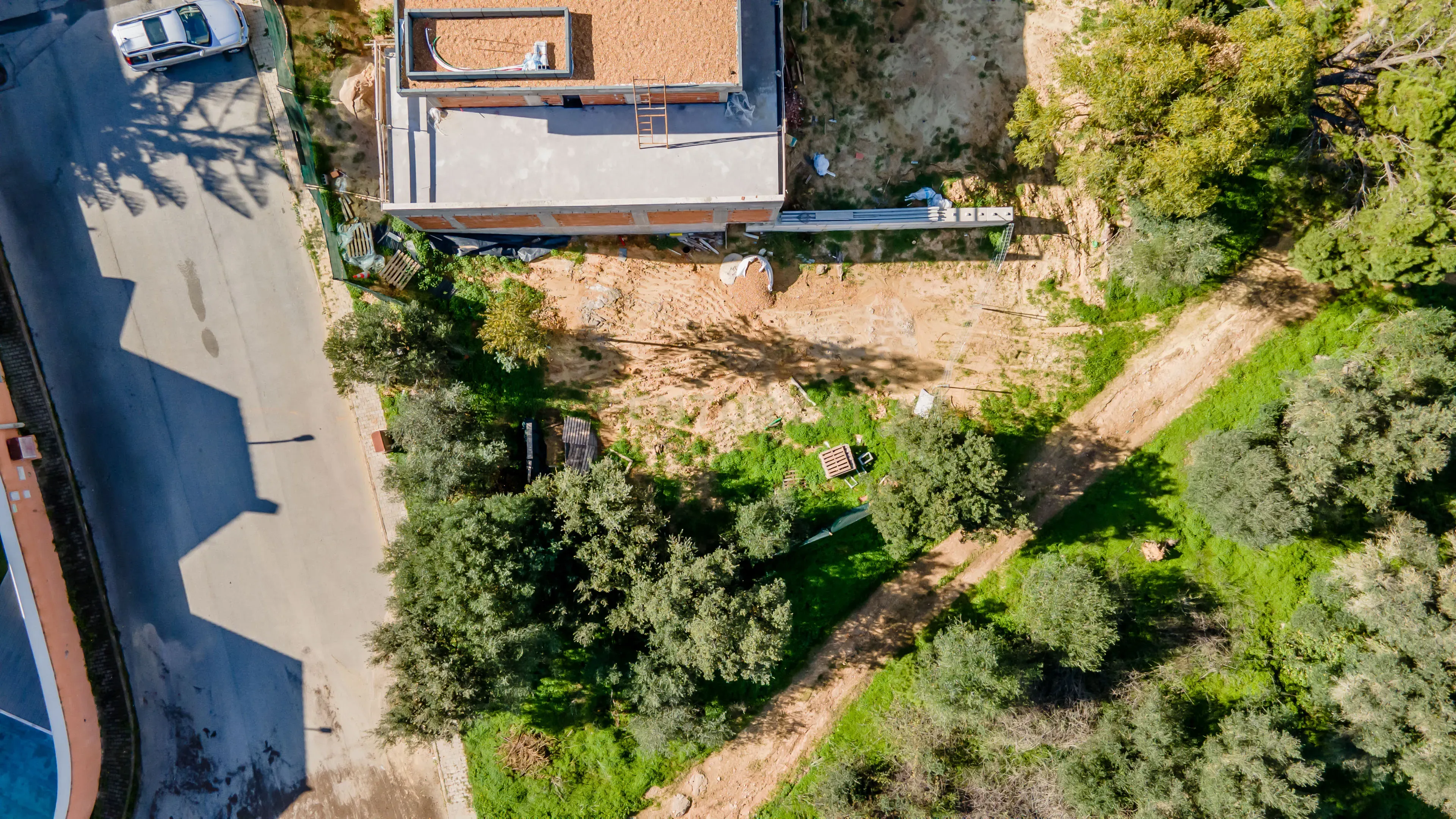 Lote de Terreno Urbano para Construção de Moradia T2, localizado em zona privilegiada e a 5 Km da praia - Image 3
