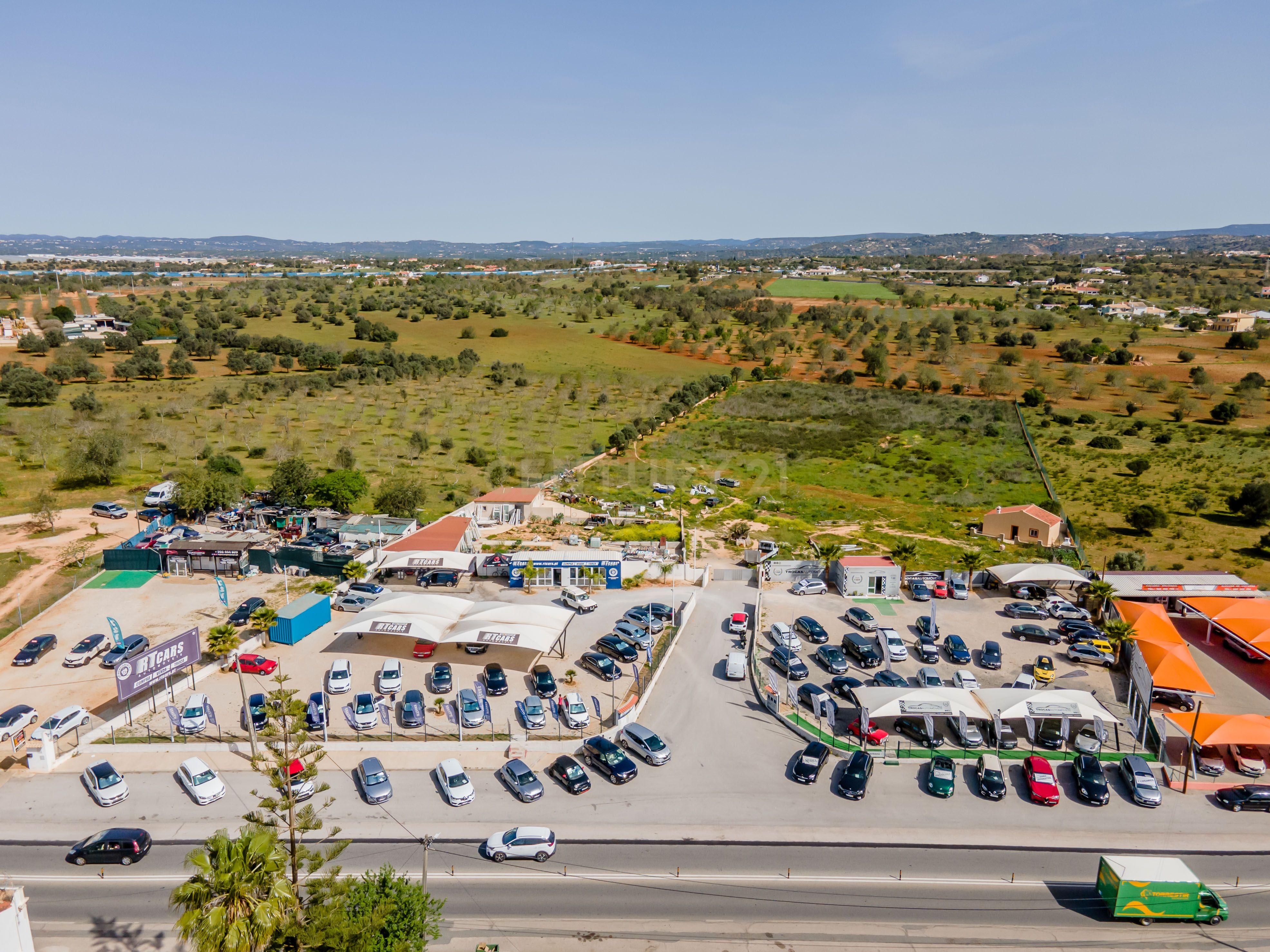 Terreno com acesso directo à Estrada Nacional 125 (EN 125), terreno de 17.720 m² 2 minutos do Algarve shopping - Image 9