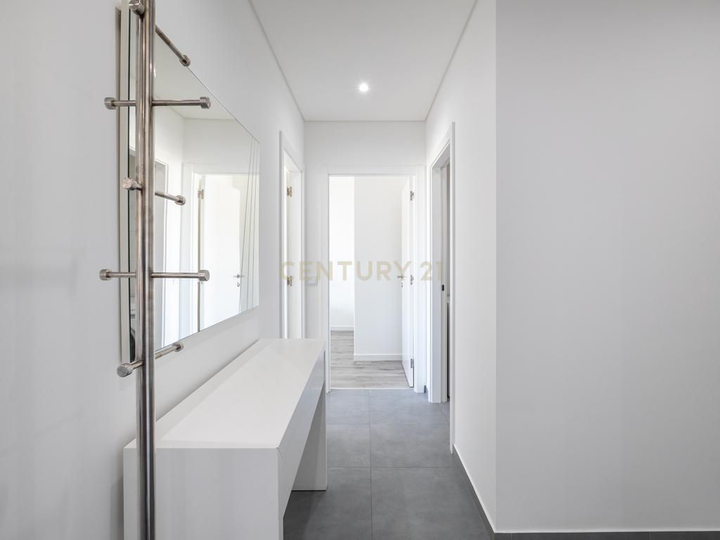 Apartamento T2 Com Vista Mar em Nazaré - Image 15