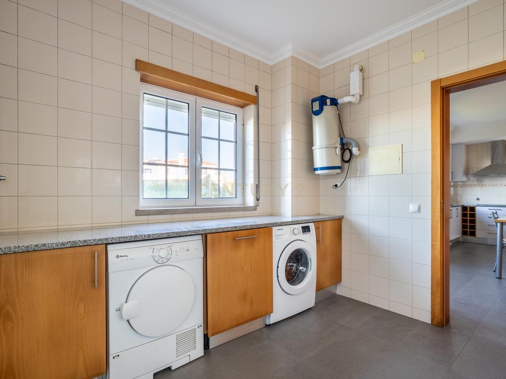 Moradia T4 para venda em Gaeiras, na Urbanização Vila da Garça - Image 20