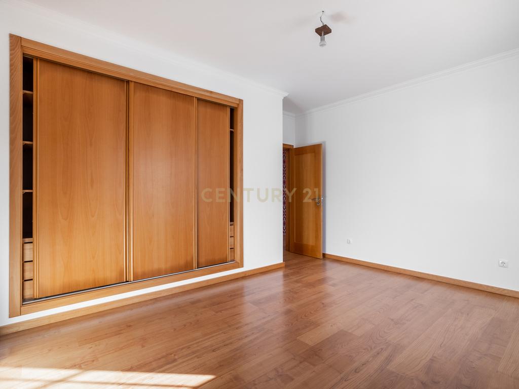 Moradia T4 para venda em Gaeiras, na Urbanização Vila da Garça - Image 30