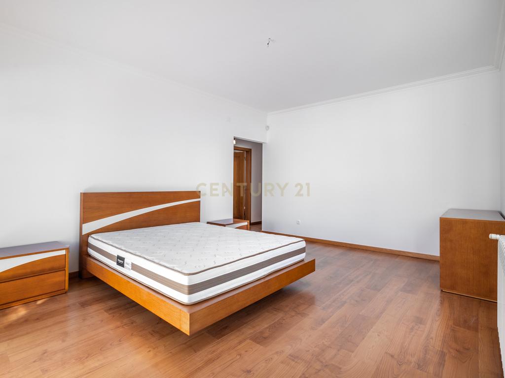 Moradia T4 para venda em Gaeiras, na Urbanização Vila da Garça - Image 32
