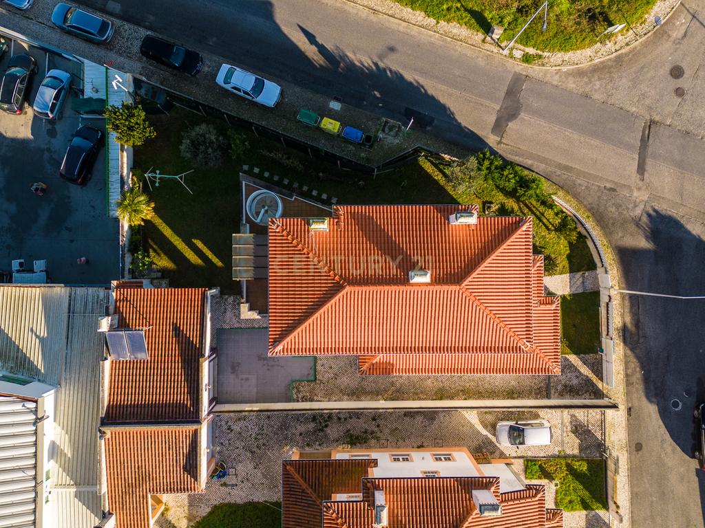 Moradia T4 para venda em Gaeiras, na Urbanização Vila da Garça - Image 45