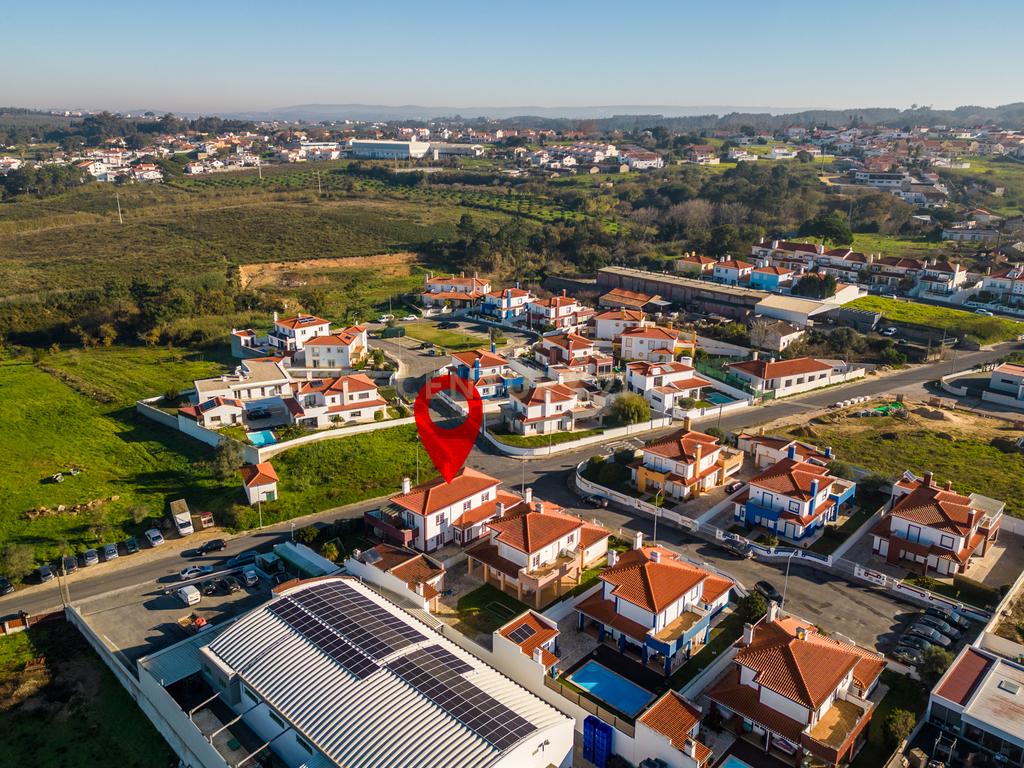 Moradia T4 para venda em Gaeiras, na Urbanização Vila da Garça - Image 49