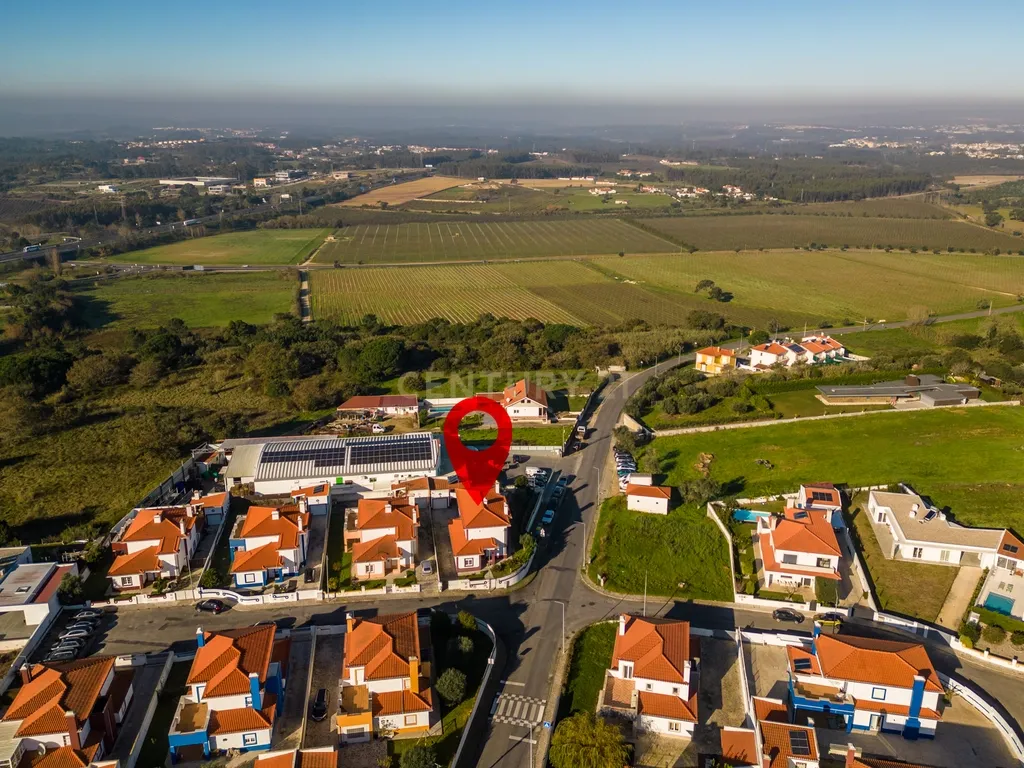 Moradia T4 para venda em Gaeiras, na Urbanização Vila da Garça - Image 52