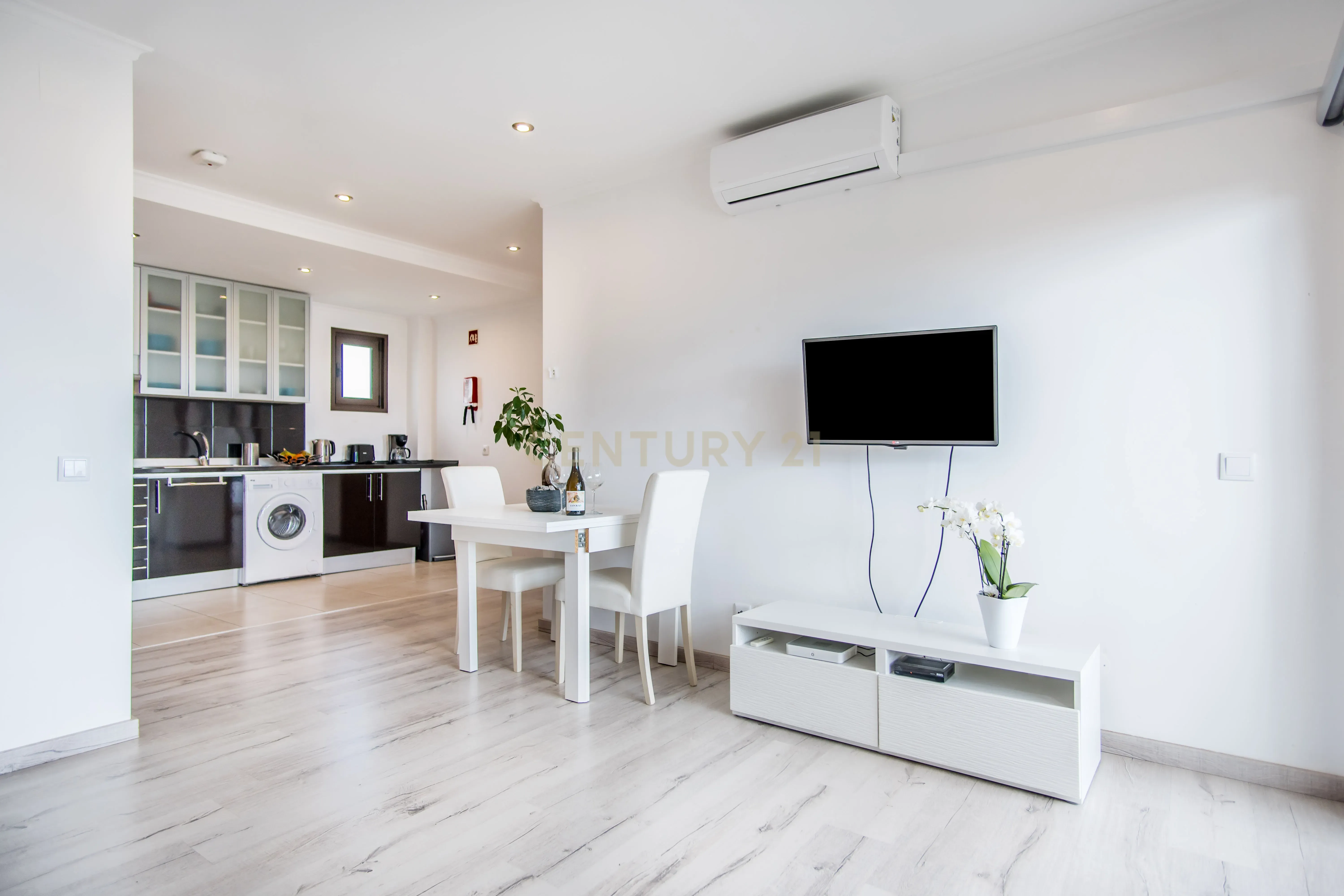 Apartamento T1 com vista mar a 800 metros do centro histórico e da praia de Albufeira - Image 5