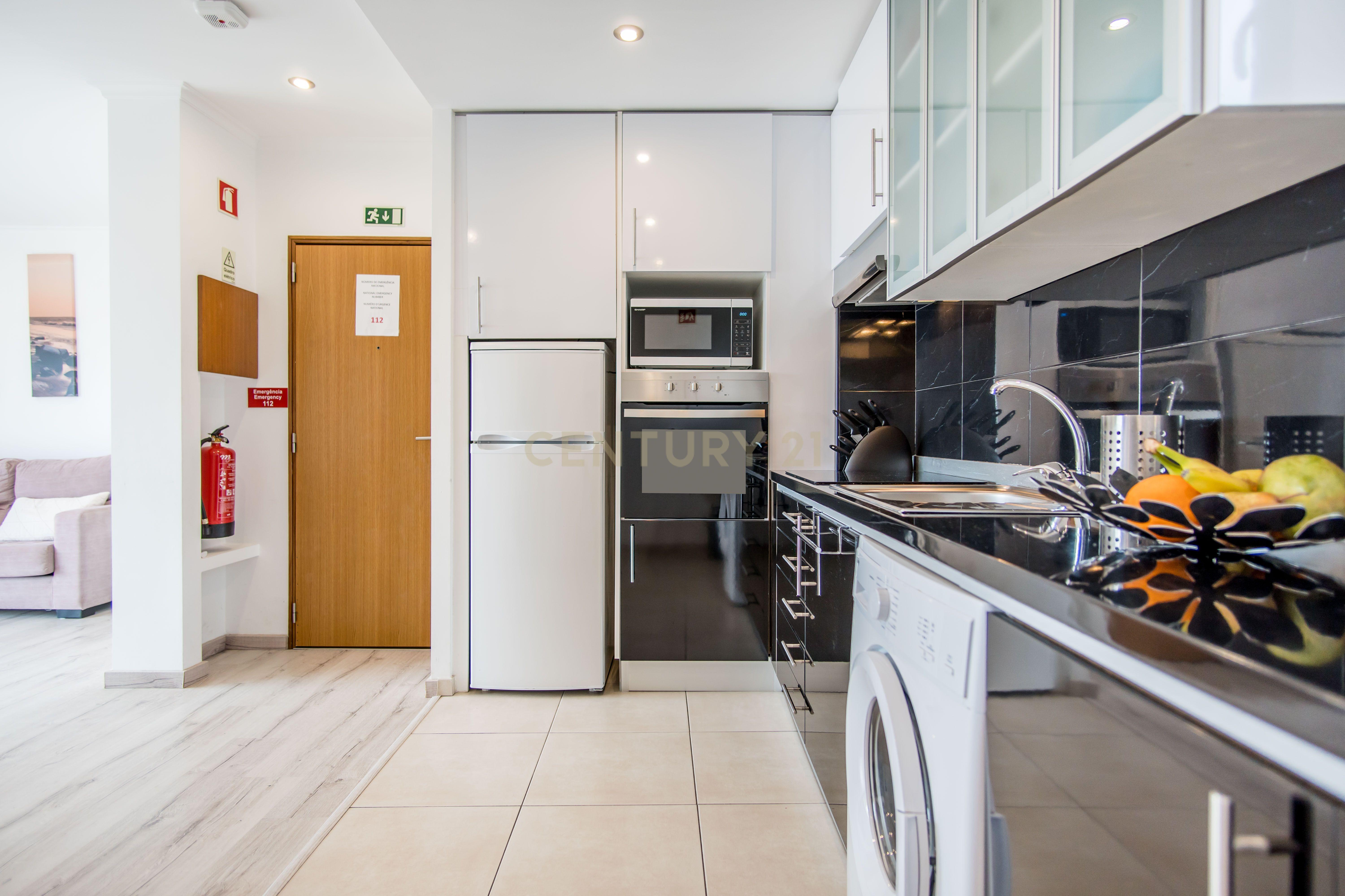 Apartamento T1 com vista mar a 800 metros do centro histórico e da praia de Albufeira - Image 7