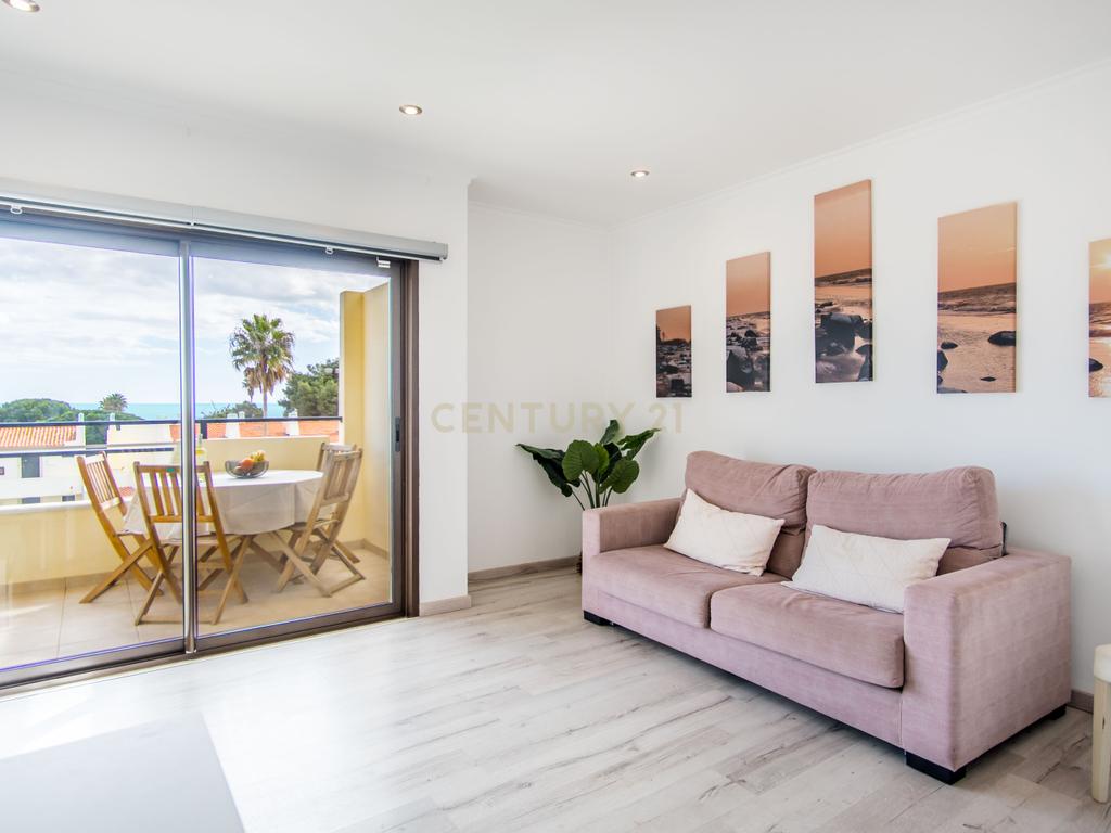 Apartamento T1 com vista mar a 800 metros do centro histórico e da praia de Albufeira - Image 1