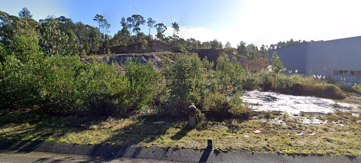 Terreno industrial junto da estrada N333, com facilidade de acessos, e serviços locais. - Image 3