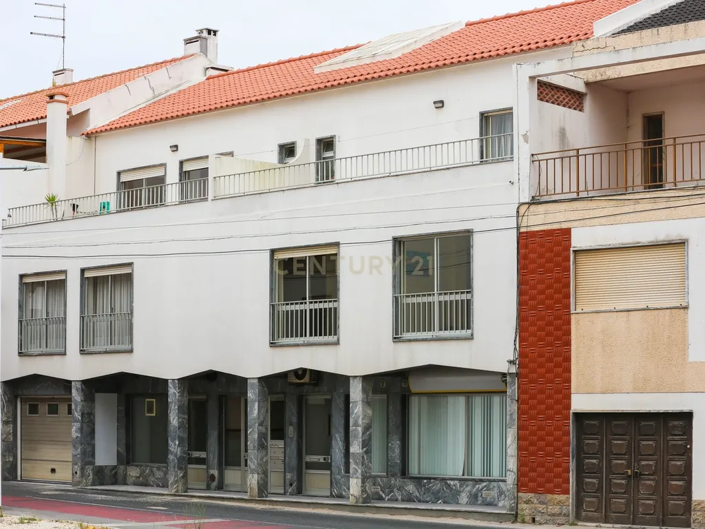 Prédio em Propriedade Total - Habitação e Comércio - Image 3