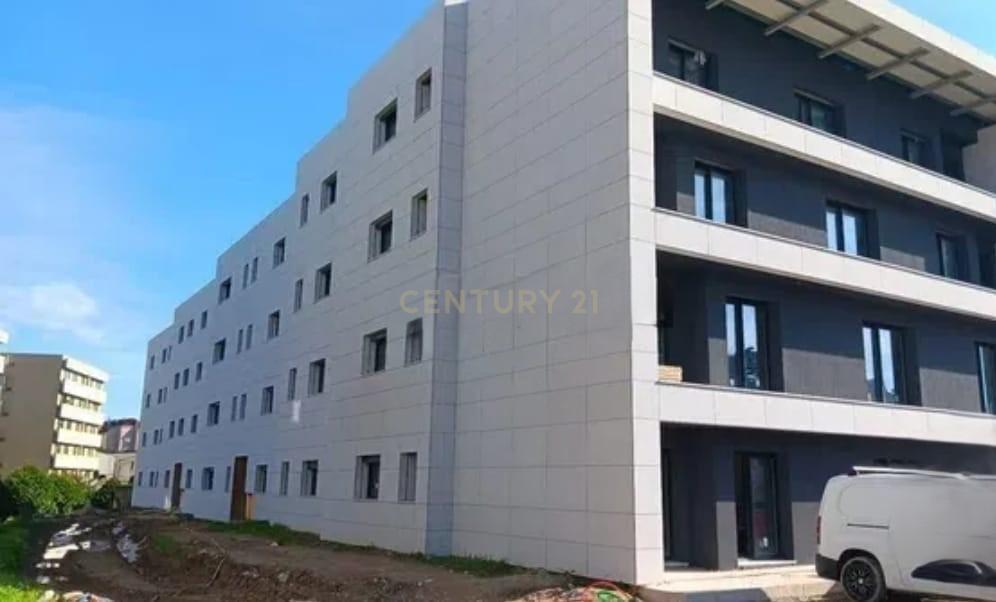 Apartamento T1 com Lugar de Garagem - Como novo - Image 2